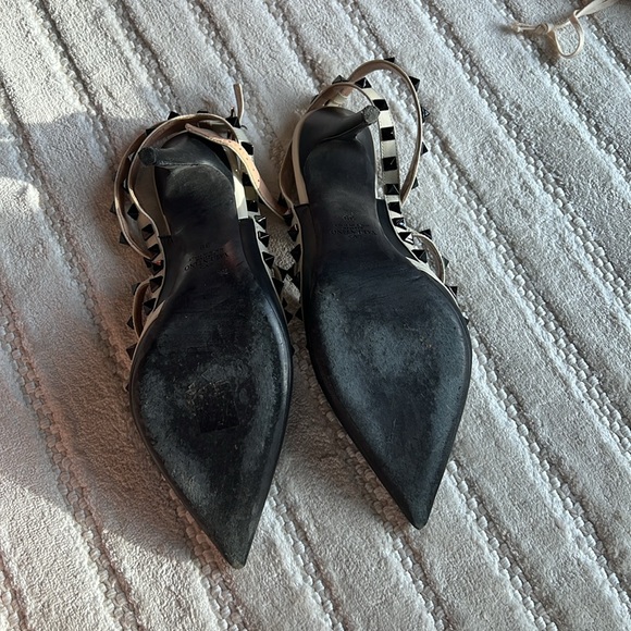 Valentino Rock Stud Black and Cream heels - Picture 3 of 5